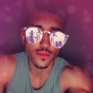 Meet your Posher, Dustin